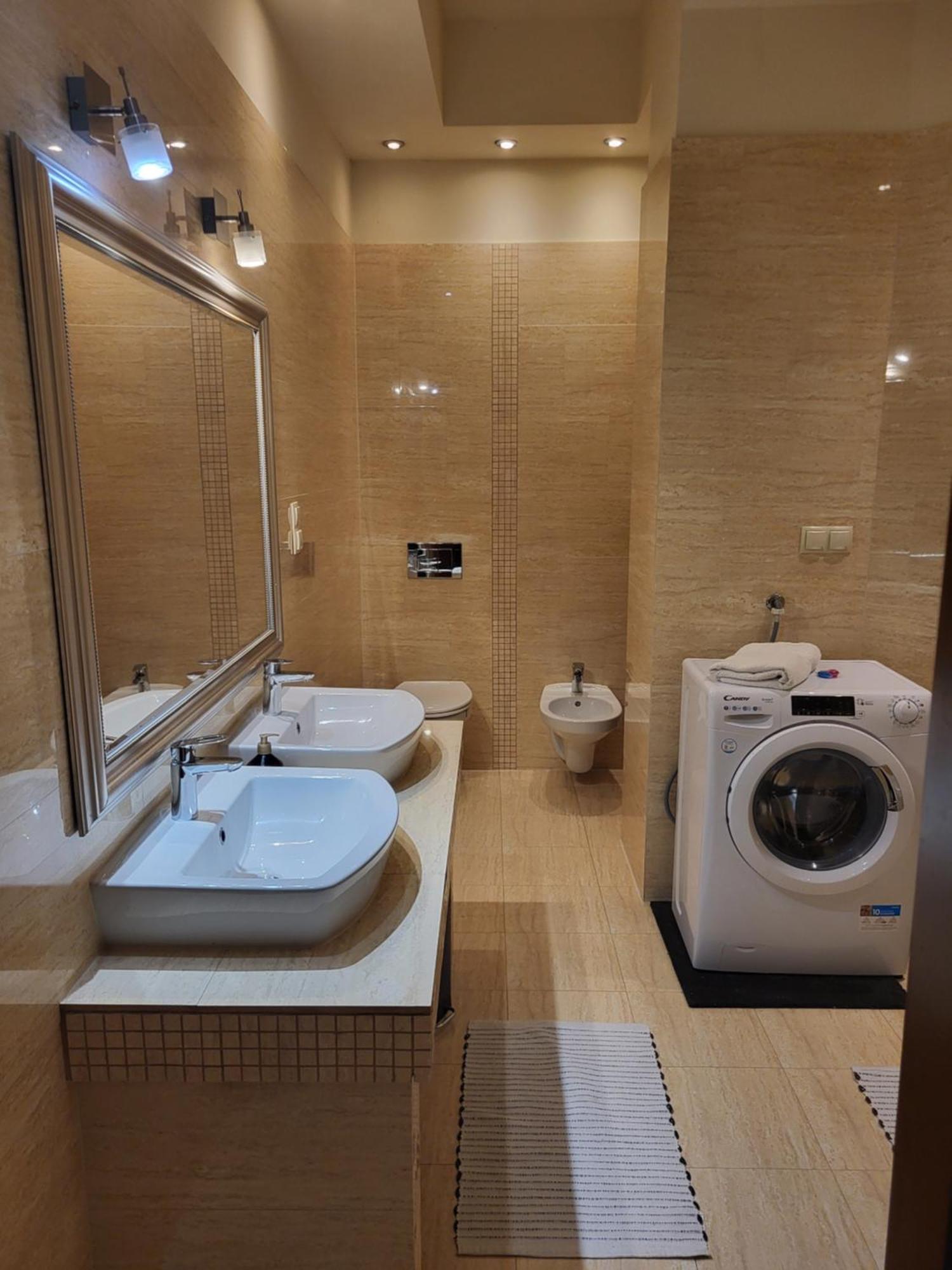 Charlotte Apartment Тарнов Екстериор снимка