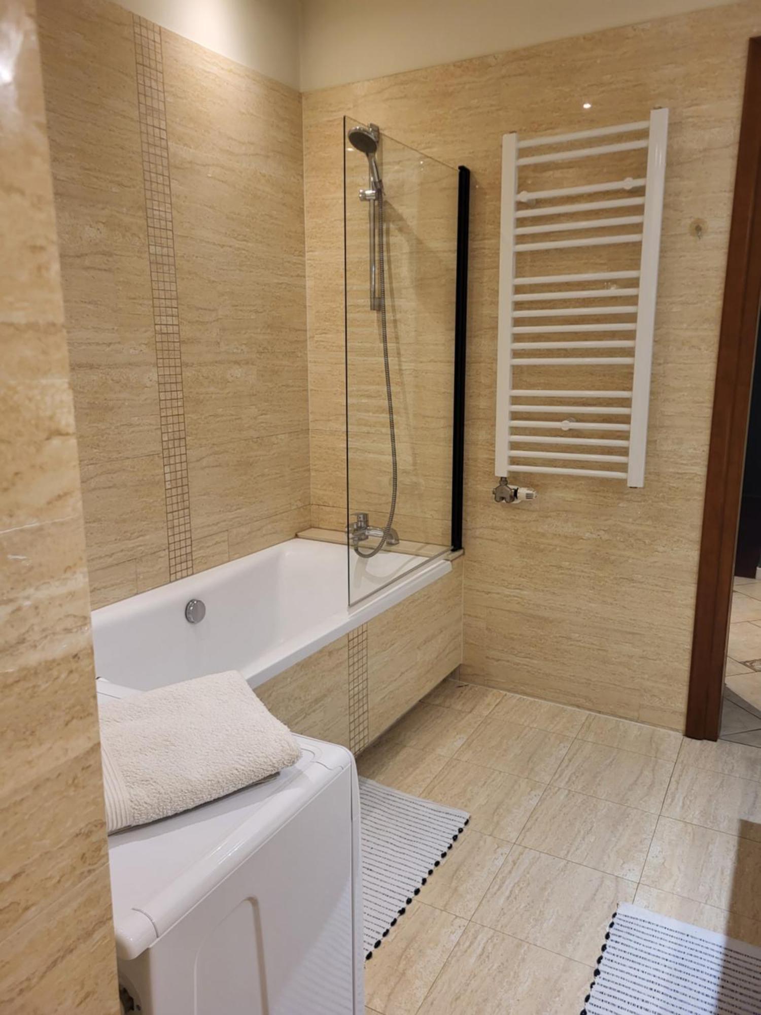 Charlotte Apartment Тарнов Екстериор снимка
